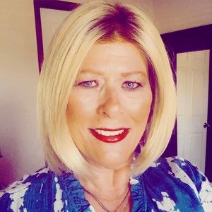 Meet your Posher, Denise